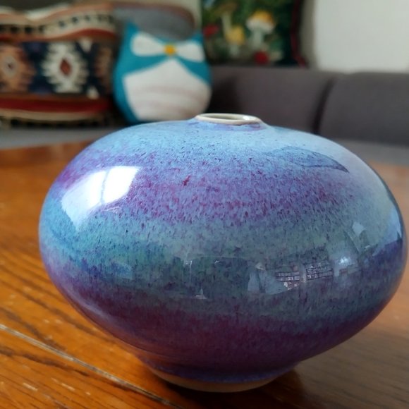 Round glazed ceramic vase in shades of blue - Picture 2 of 7